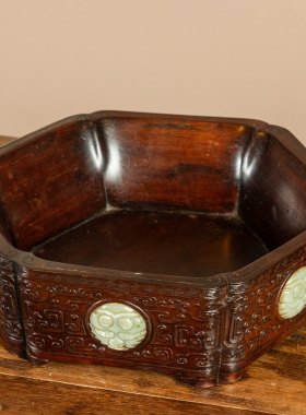 清中期红木嵌玉云纹六角赏盆