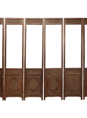 红木五抹浮雕花卉拐子纹隔扇