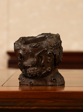 清代小叶紫檀松鹤延年随形笔筒