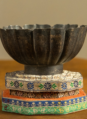 银花瓣纹花口碗银制艺术品