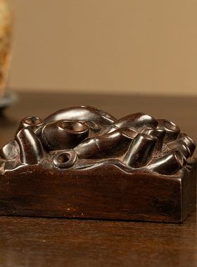 小叶紫檀木雕竹根形镇纸