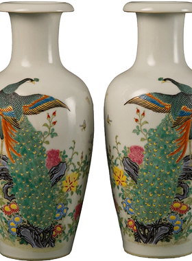 珐琅彩孔雀花卉纹赏瓶（一对）