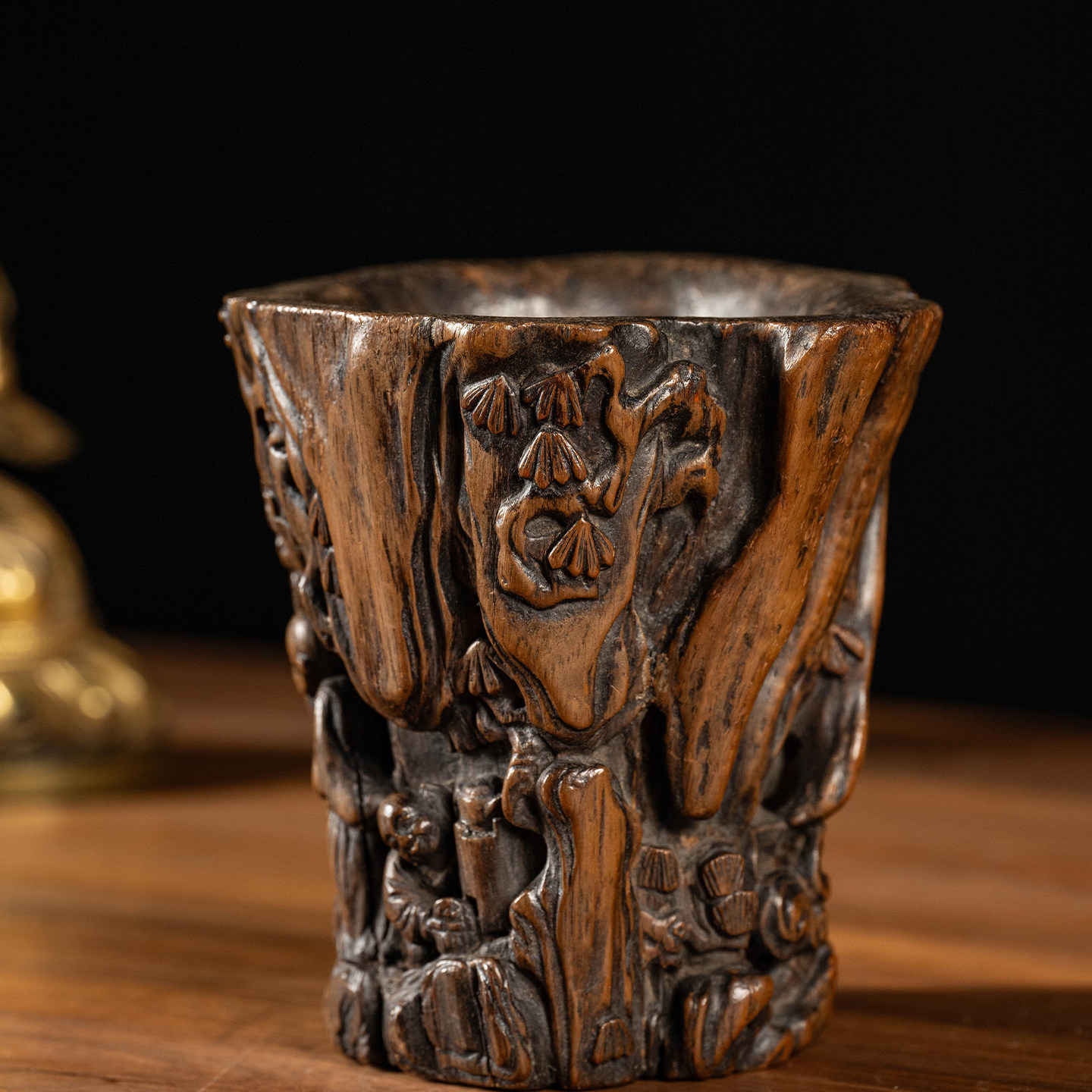 明代沉香木雕松下高仕随形笔筒古董收藏真品文房雅器书房笔筒摆件