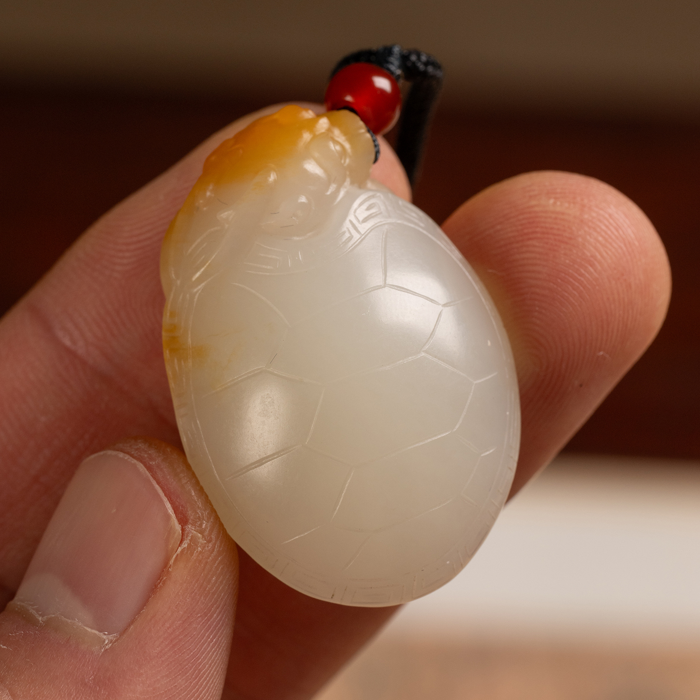 和田玉籽料雕龙龟挂饰玉器