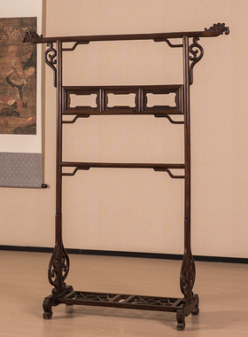 红木云纹搭脑中牌子衣架