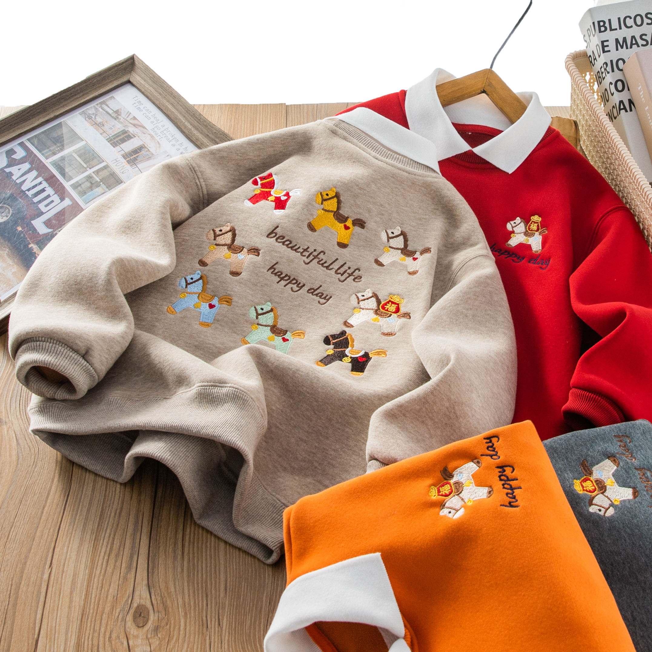 2025冬季儿童横机领T恤翻领小马刺绣卫衣中大童潮酷舒适百搭休闲