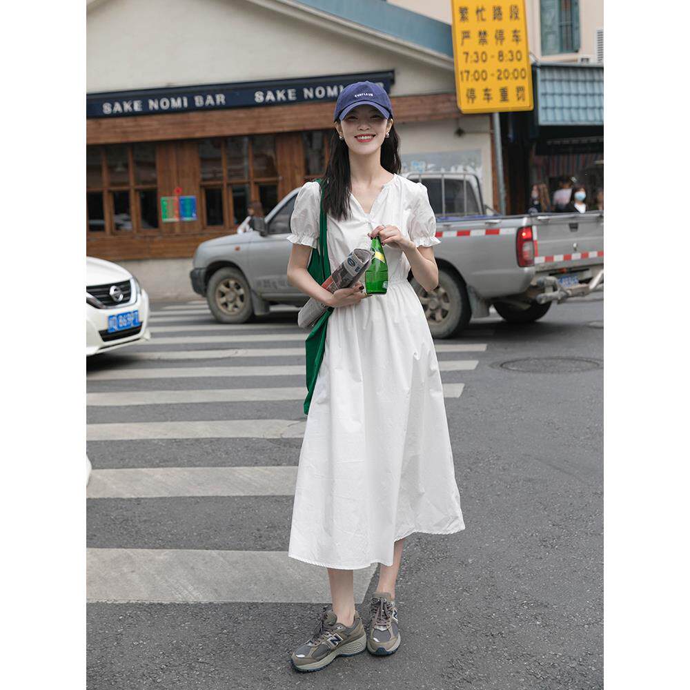 觅定白色连衣裙女法式初恋小白裙高级v领裙子小个子领证海边长裙图片