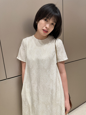 胖小妮的春天真丝纯色提花连衣裙