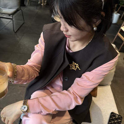 胖小妮的春天通勤圆领马甲外套