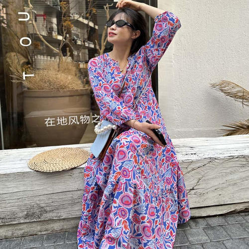 胖小妮的春天法式碎花真丝连衣裙
