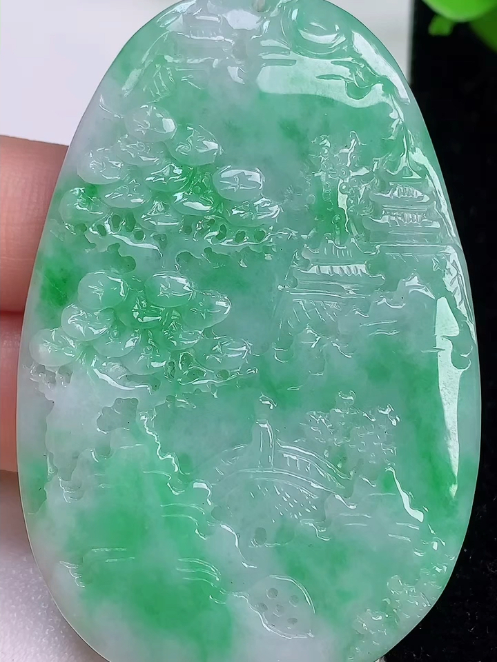 挂件玉坠珠宝首饰正品正宗真品缅甸天然翡翠a货飘绿山水牌吊坠