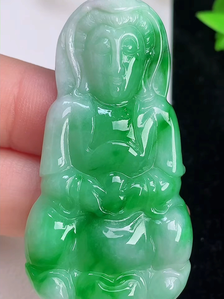 珠宝玉器挂件玉坠玉器正宗正品缅甸天然翡翠a货飘绿观音菩萨吊坠