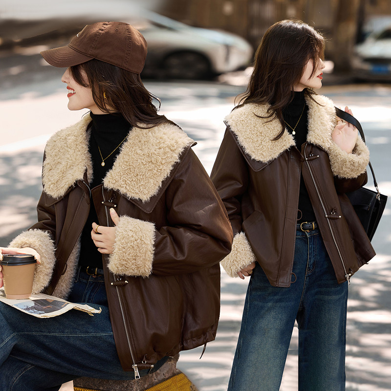 苏醒的乐园港风机车服加绒冬季时尚翻领PU皮仿羊羔毛皮草外套
