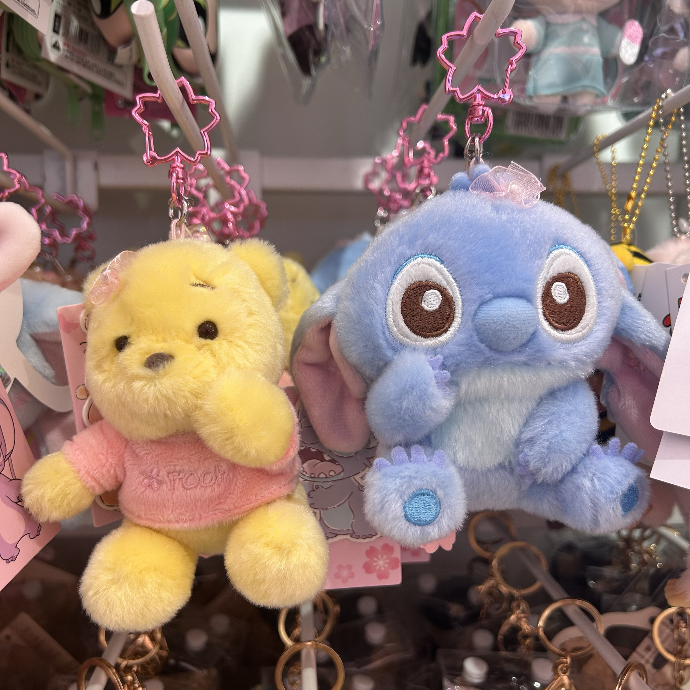 迪士尼维尼史迪奇玛丽猫小飞象系列樱花季玩偶挂饰名创优品MINISO