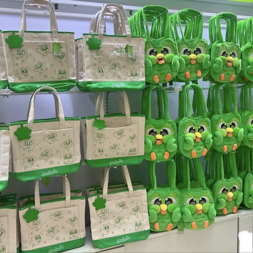 多邻国单肩包毛绒单肩包 名创优品MINISO