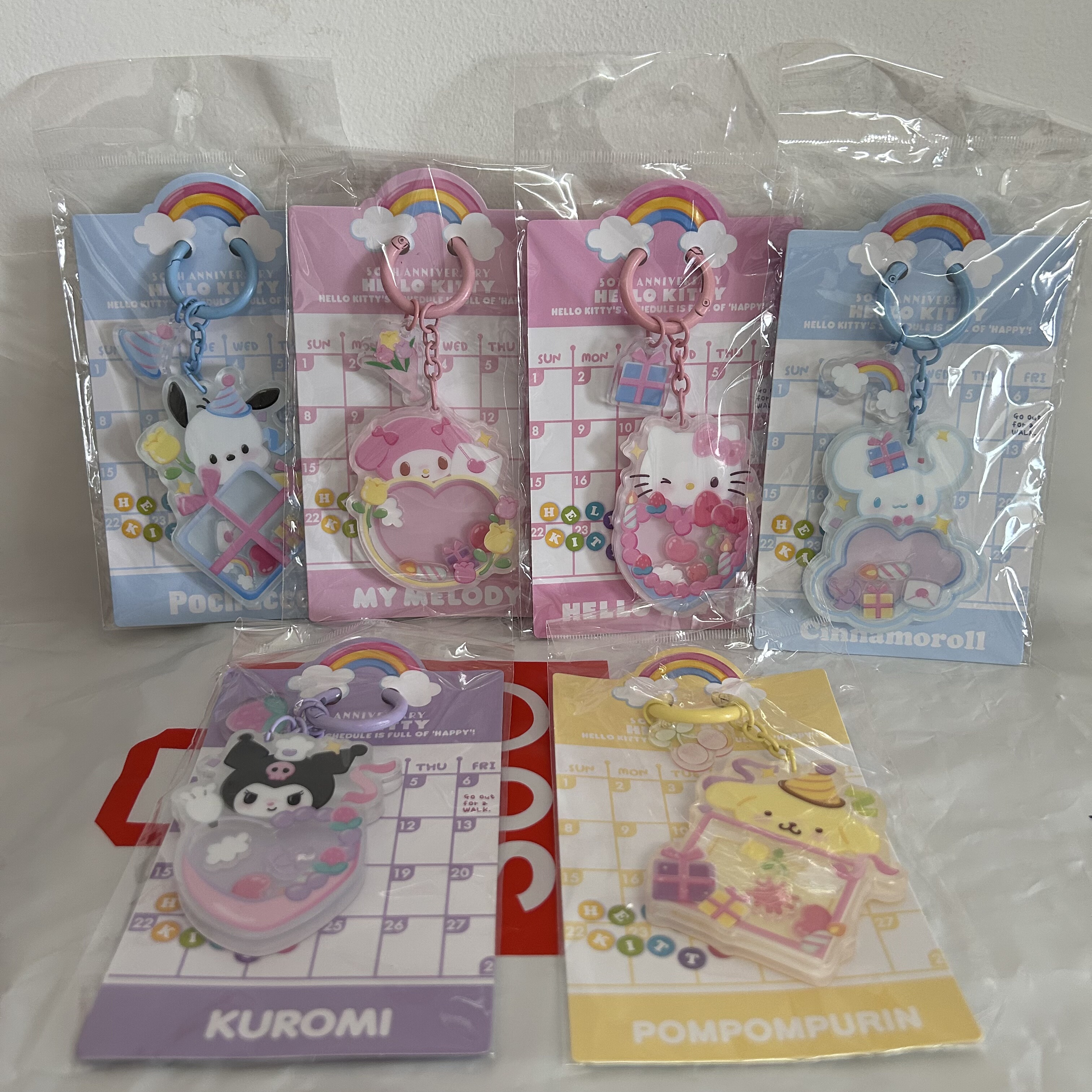 三丽鸥家族Hello Kitty50周年摇摇乐挂件名创优品MINISO