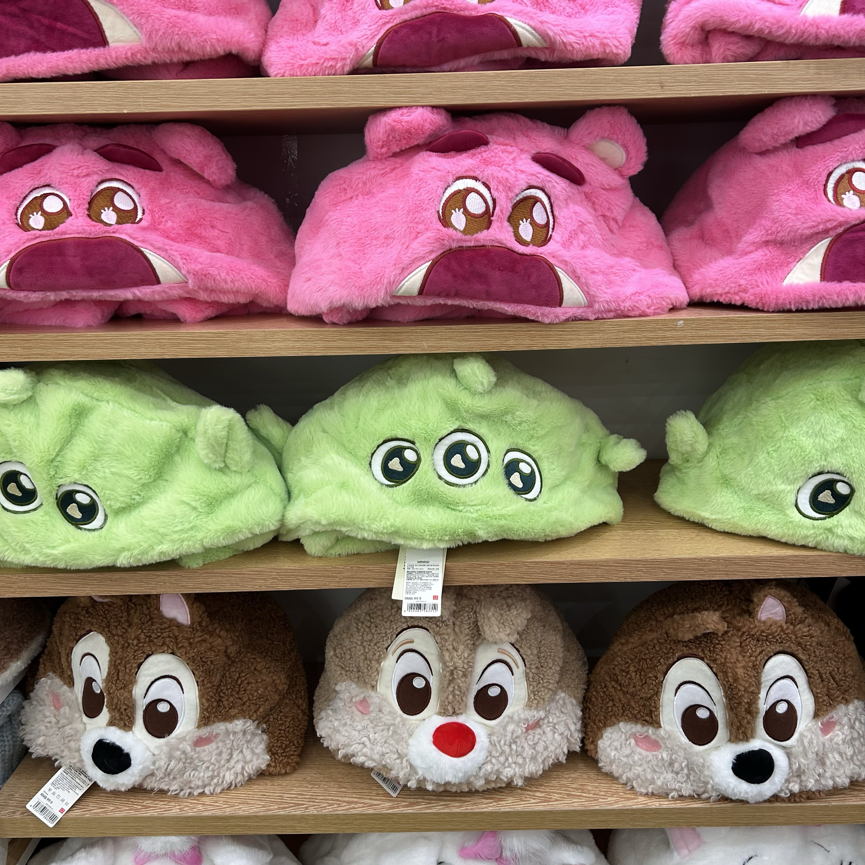 迪士尼毛毛狂欢三丽鸥Mikko围巾帽子三件套 名创优品MINISO史迪奇