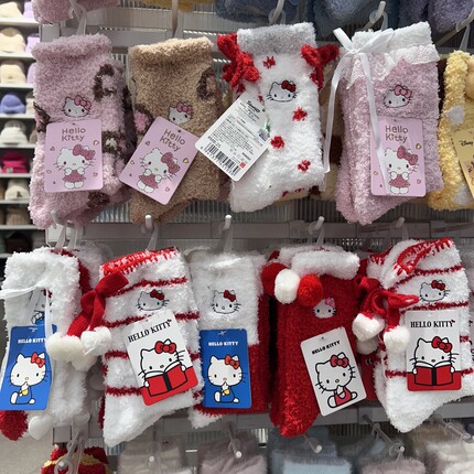 HelloKitty红色系蝴蝶结球球波点豹纹居家袜名创优品MINISO凯蒂猫