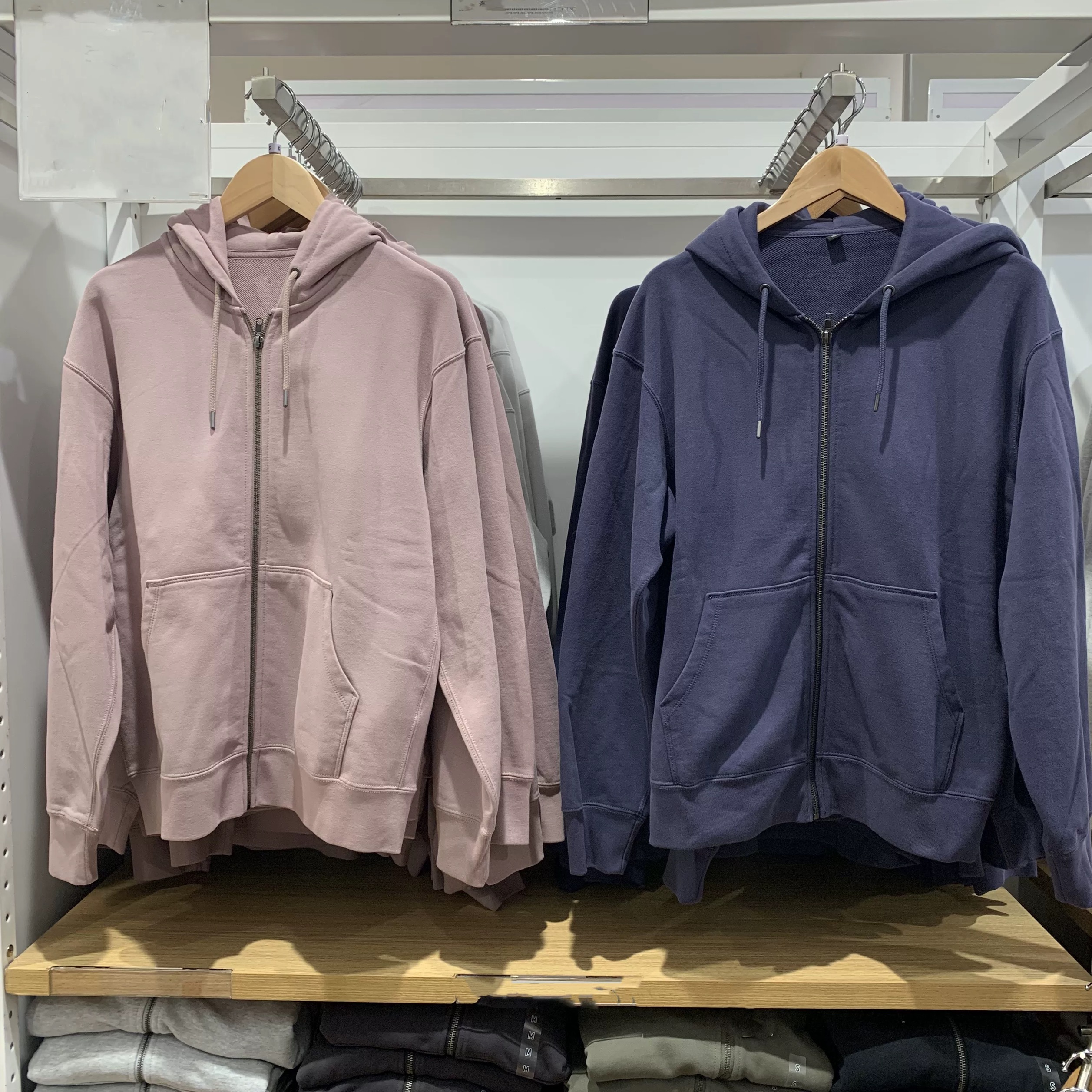 高品质！纯棉休闲卫衣秋季男装女装连帽拉链运动开衫外套479800