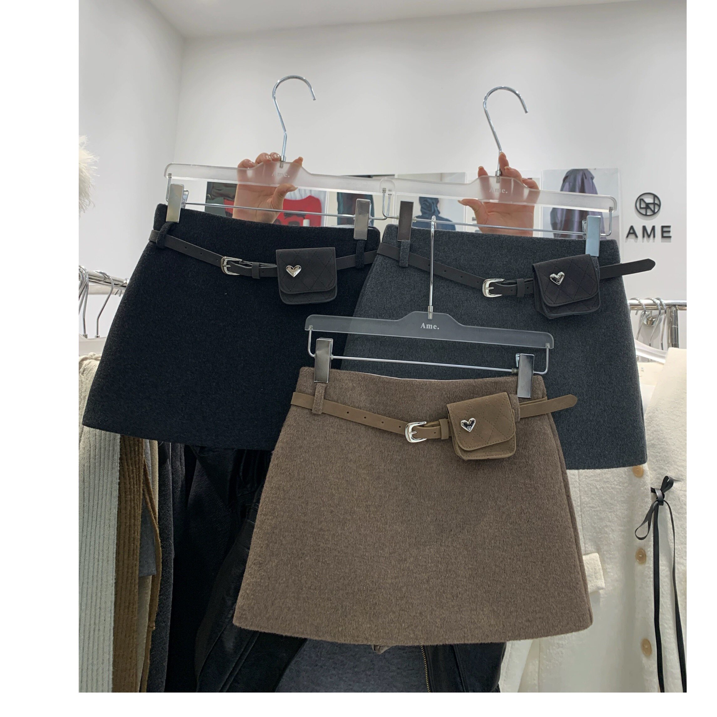 AME2025冬高品质加厚毛呢半身裙女配爱心腰包皮带百搭半身裙A字裙