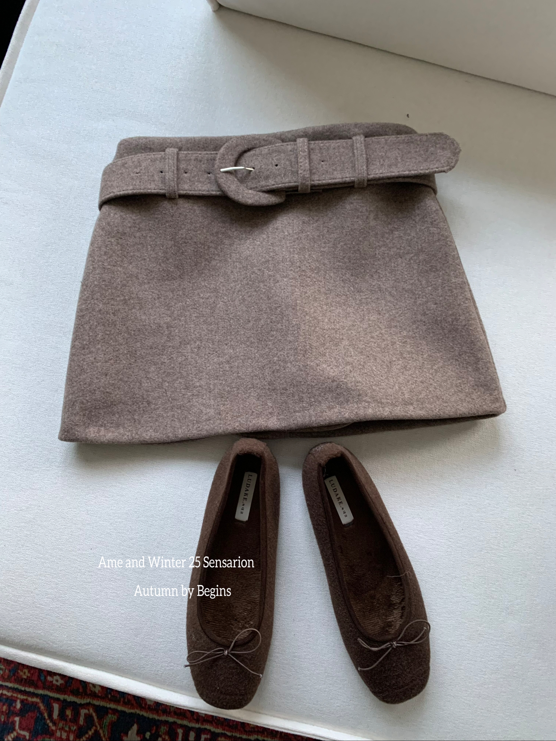 AME2025新款韩版冬设计感高品质加厚羊毛尼配皮带高腰显瘦半身裙