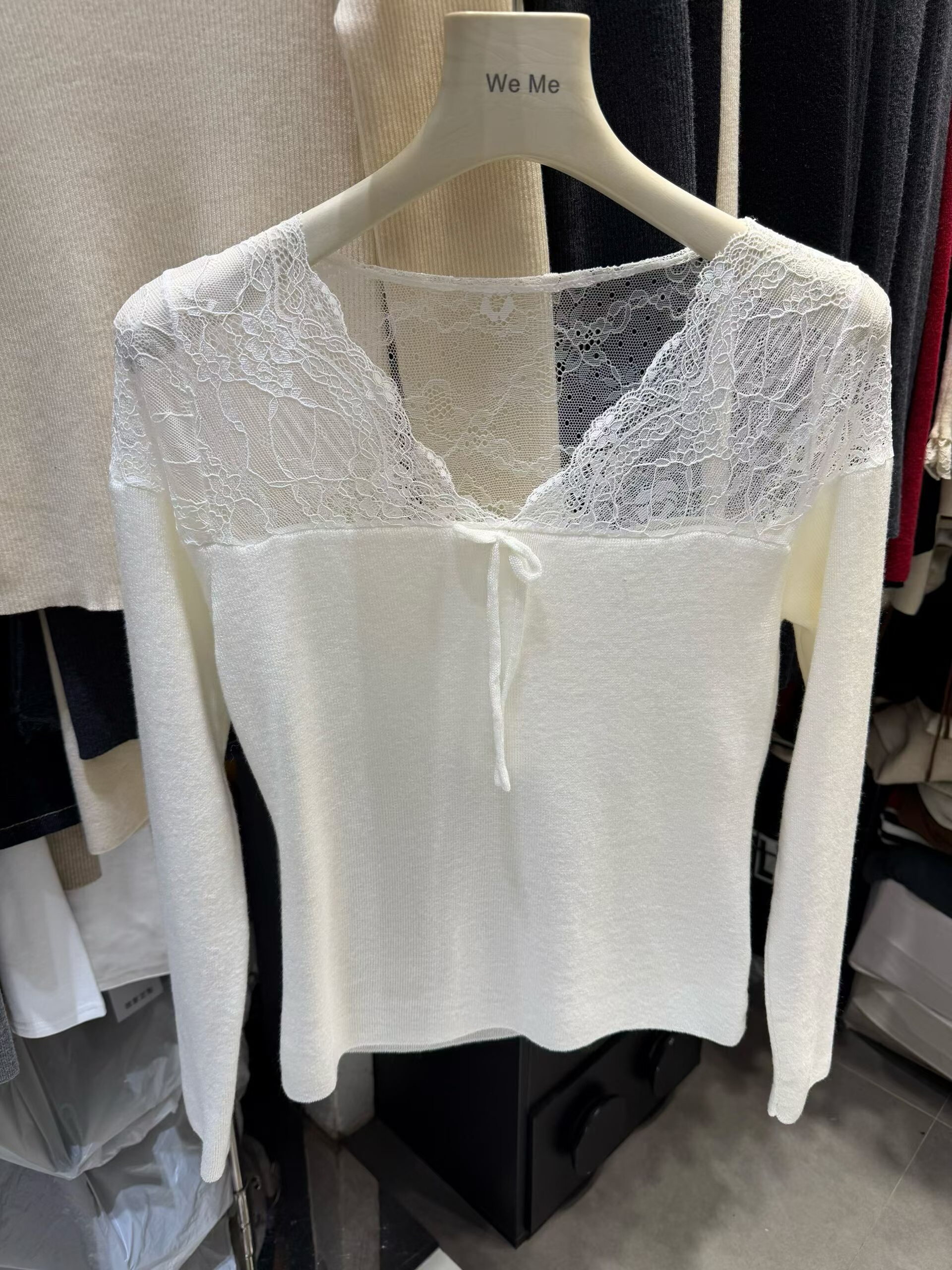 WEME2025新款韩版冬设计感蕾丝拼接系带v领长袖针织衫上衣打底衫