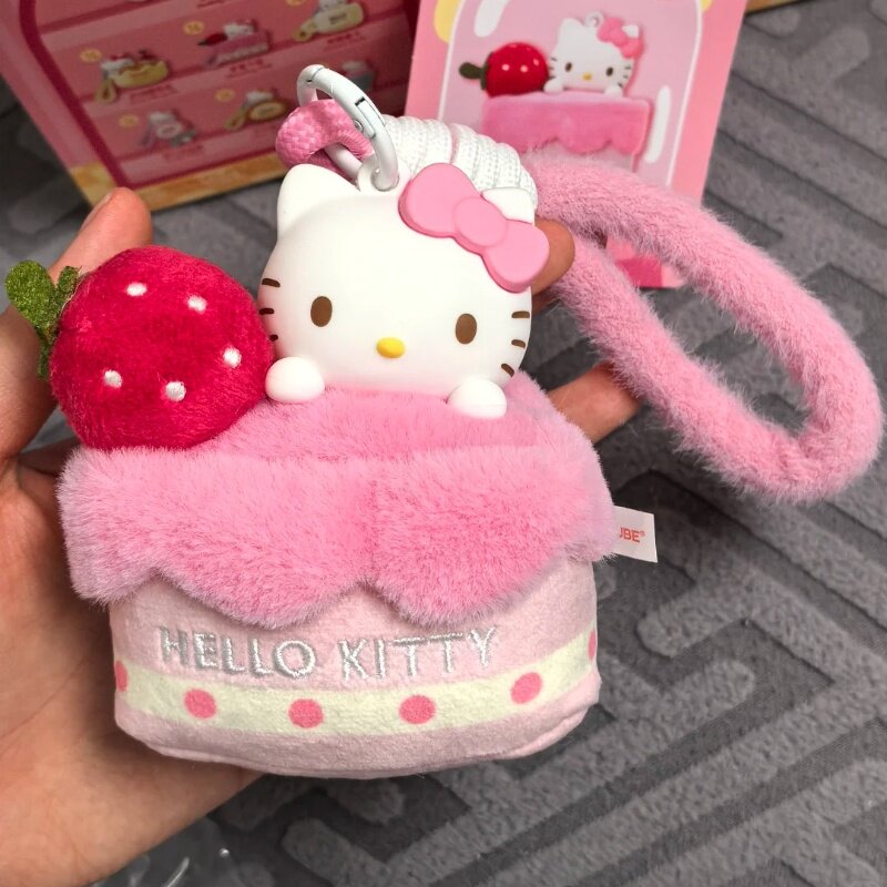 正版MINISO名创优品HelloKitty甜蜜工坊系列盲盒香薰毛绒挂件礼物图片