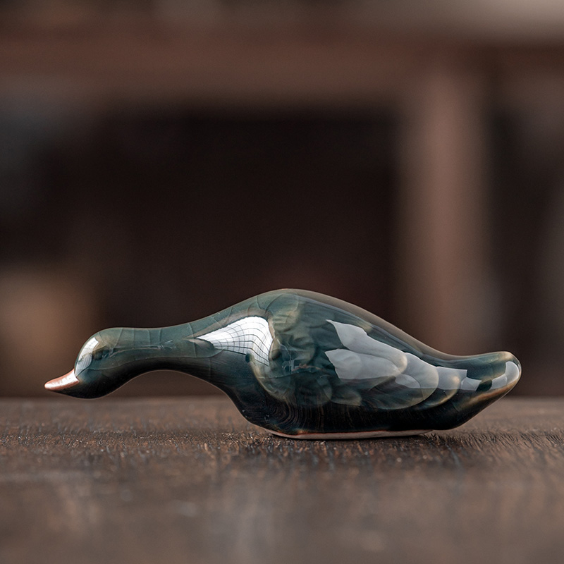 哥窑茶宠可爱小鸭子陶瓷摆件动物鱼缸假山造景茶玩装饰品茶道配件