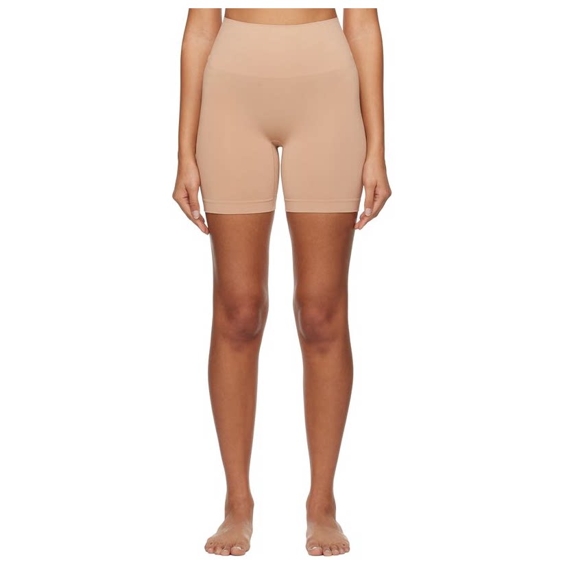 skims 驼色 soft smoothing seamless 短裤女
