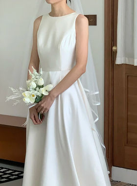 法式小众高级感轻婚纱新娘简约缎面订婚宴会领证礼服裙白色出门纱