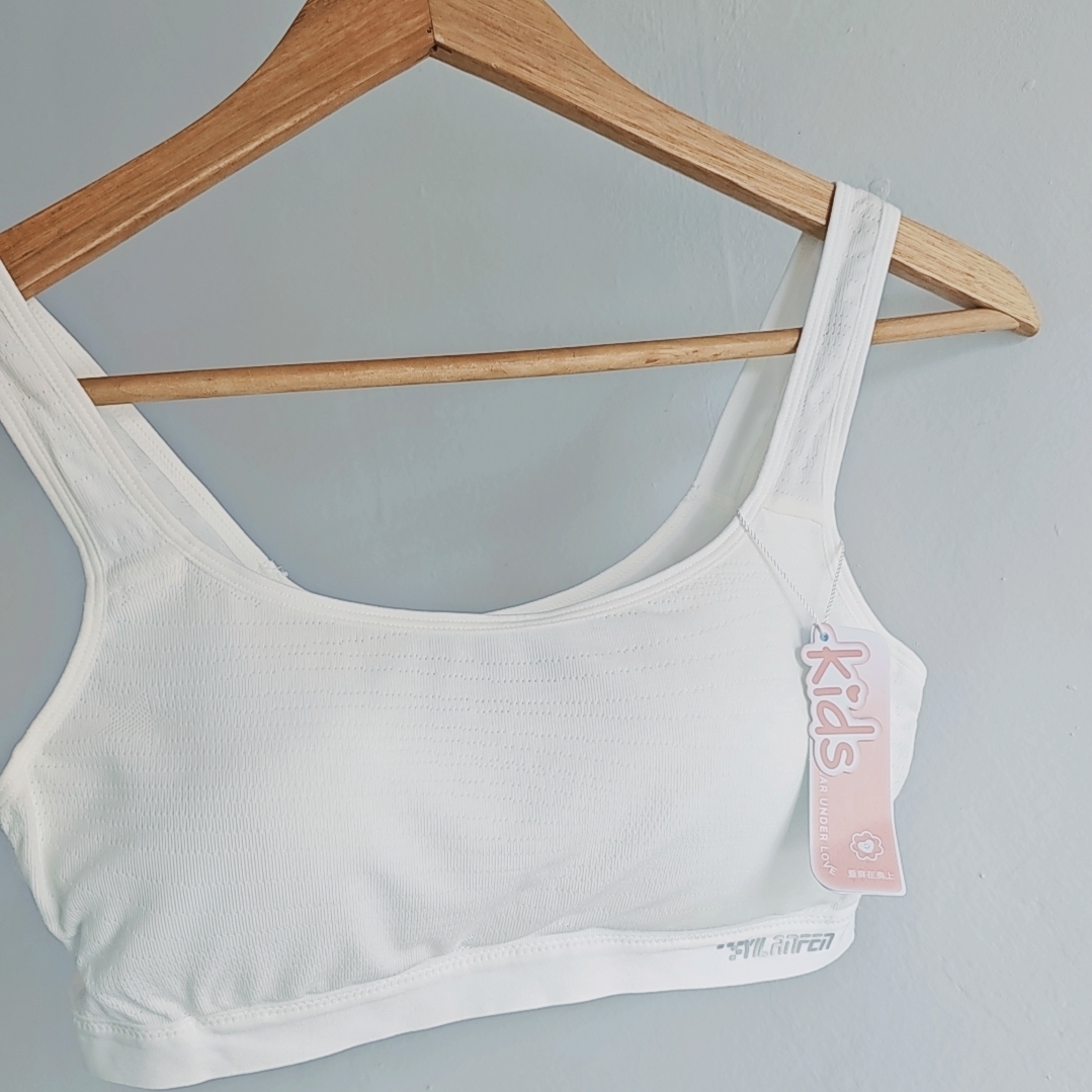 青春期少女文胸怡兰芬聚拢