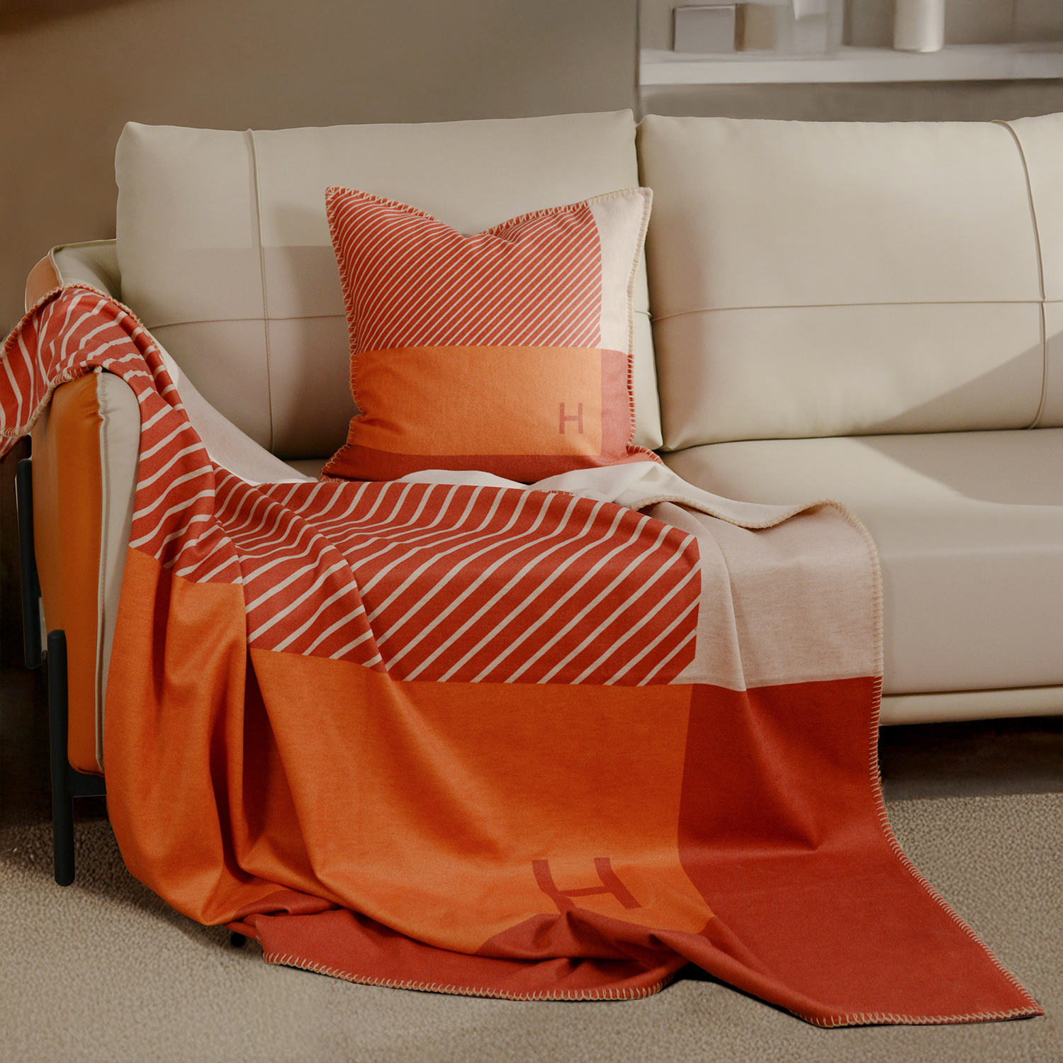 H字母呢绒毯轻奢家居盖毯抱枕