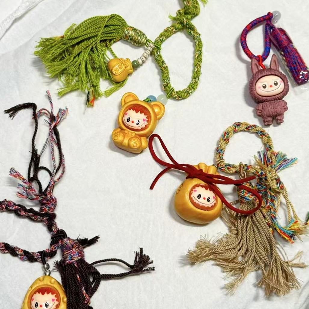 新款雕刻立体拉布布钥匙扣挂件