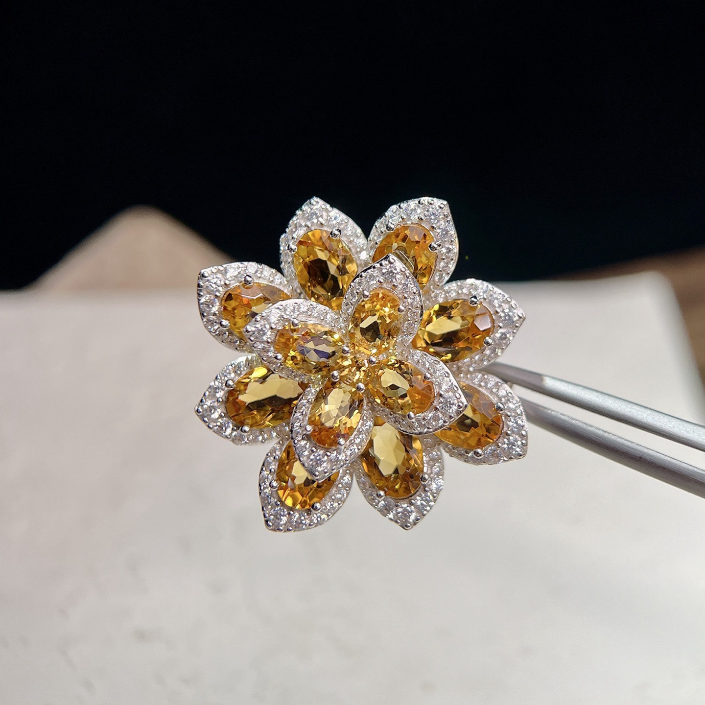 星赞S925纯银镀金约5.58克拉天然黄晶花花吊坠胸针两用款轻奢复古