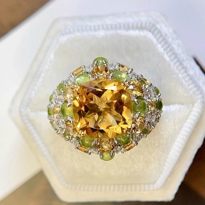 星赞轻奢珠宝S925银镶约6.5克拉天然黄水晶鸡尾酒造型戒指豪华款