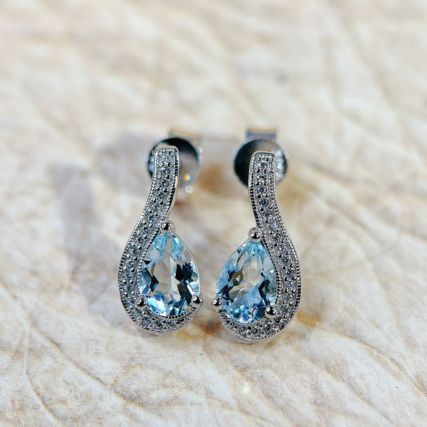 星赞轻奢珠宝S925银镶嵌约0.61克拉天然海蓝宝简约日常精致耳钉