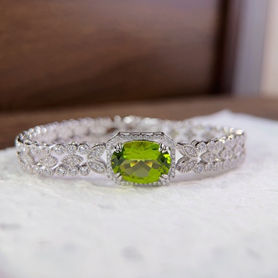 星赞S925纯银镀金约8.11克拉天然橄榄石大主石款链条手链轻奢简约