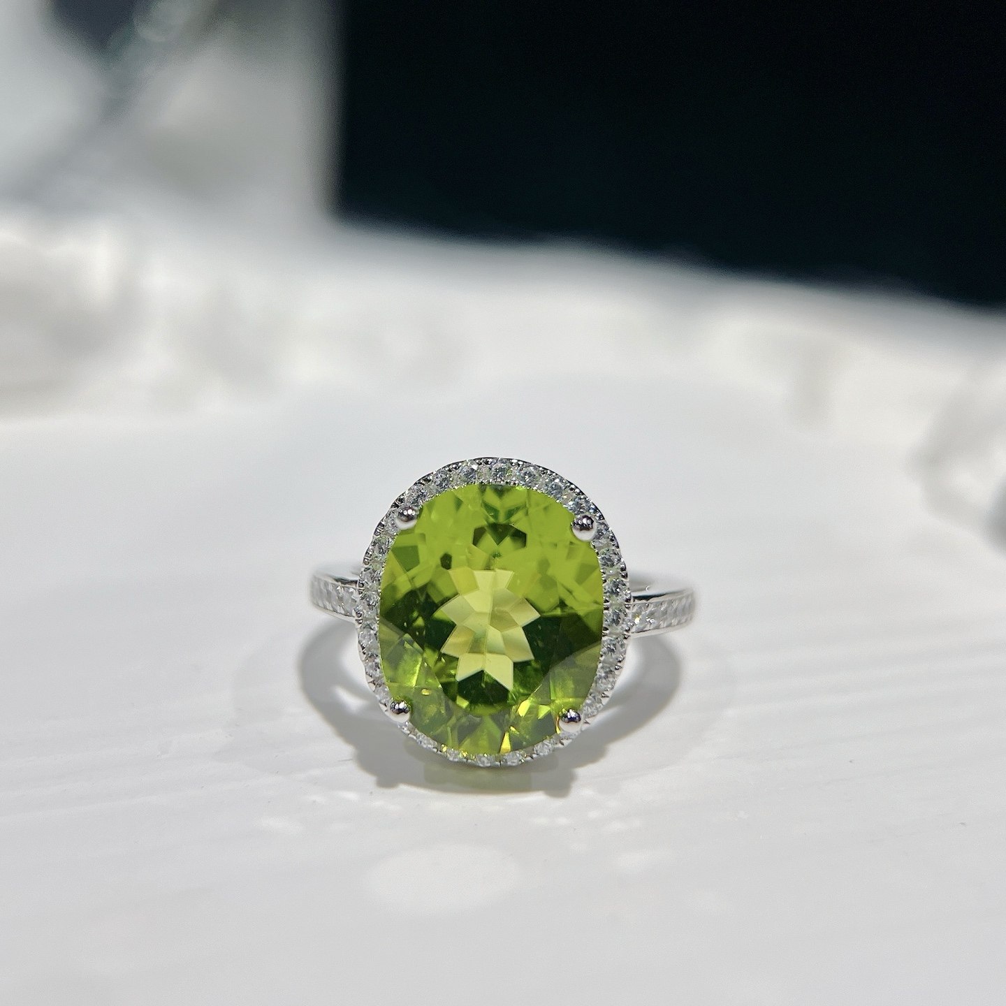 星赞轻奢珠宝S925银镶约6.73克拉天然橄榄石大主石鸽子蛋清新戒指,珠宝/钻石/翡翠,手饰,淘宝优惠券,粉丝福利购,淘宝优惠卷