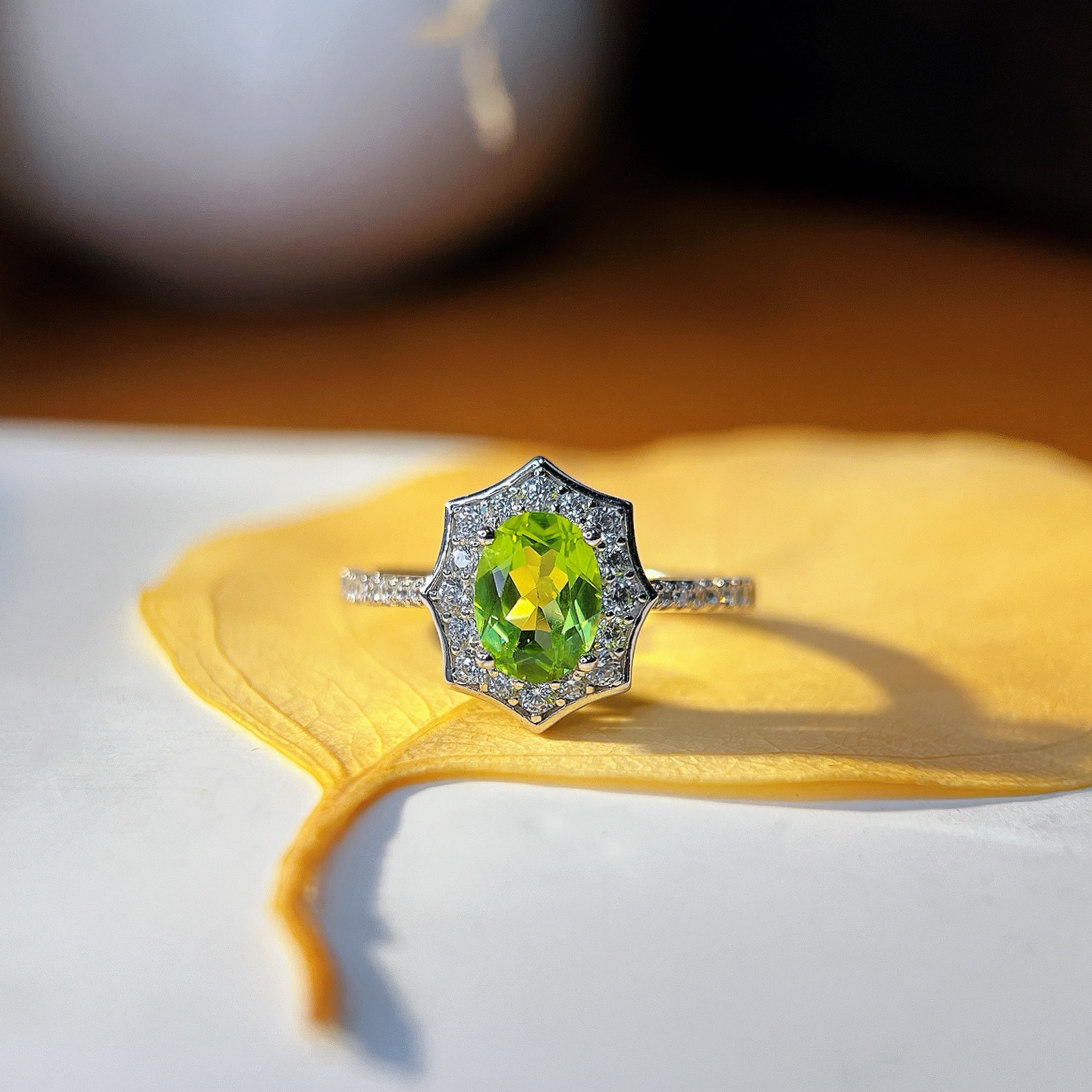 星赞轻奢珠宝S925银镶嵌约1.35克拉天然橄榄石戒指椭圆形切割戒指