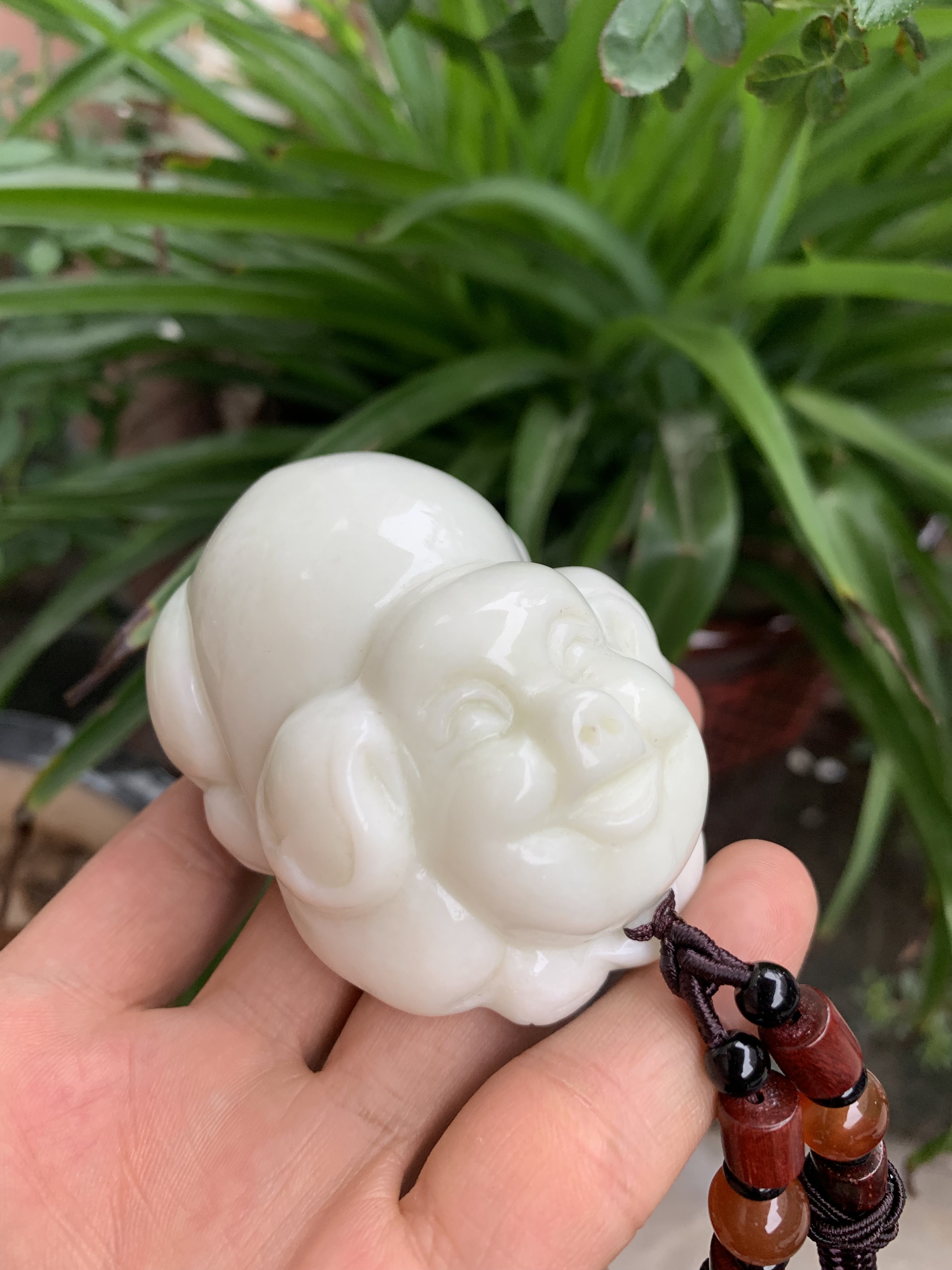 天然蓝田玉猪手把玩小摆件发财猪造型白润细腻油性好精美雕刻礼品