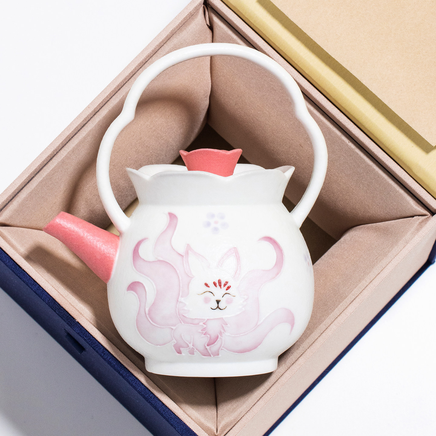 提梁壶泡茶家用单壶岩矿白手绘九尾狐中式功夫茶具高档陶瓷泡茶器 - 实物图