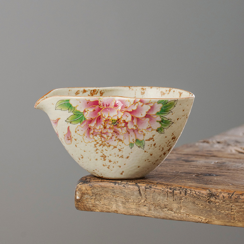 青花火石红金丝牡丹公道杯陶瓷