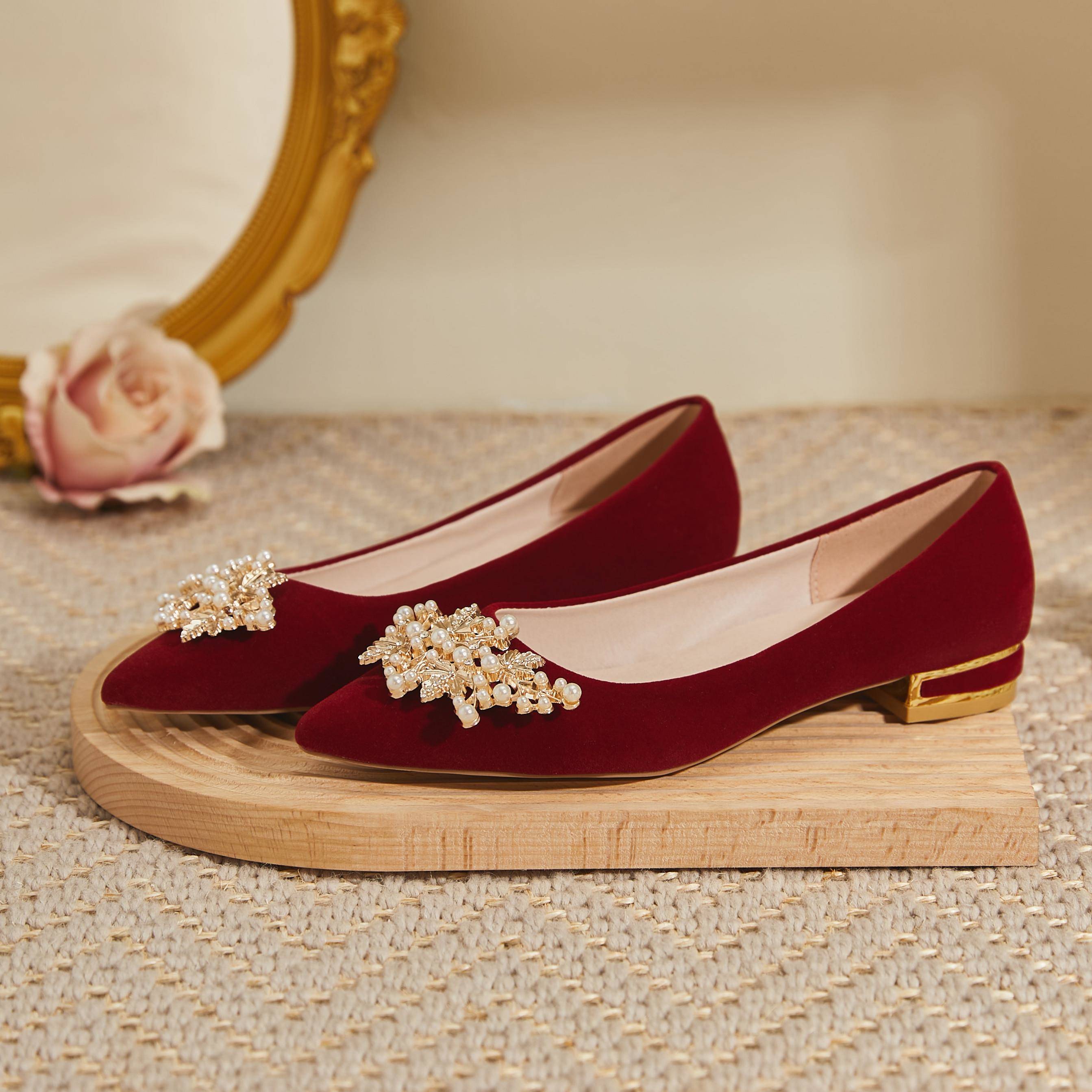 店主自留新款~红色浅口婚鞋女春秋秀禾婚纱两穿新娘尖头平底单鞋