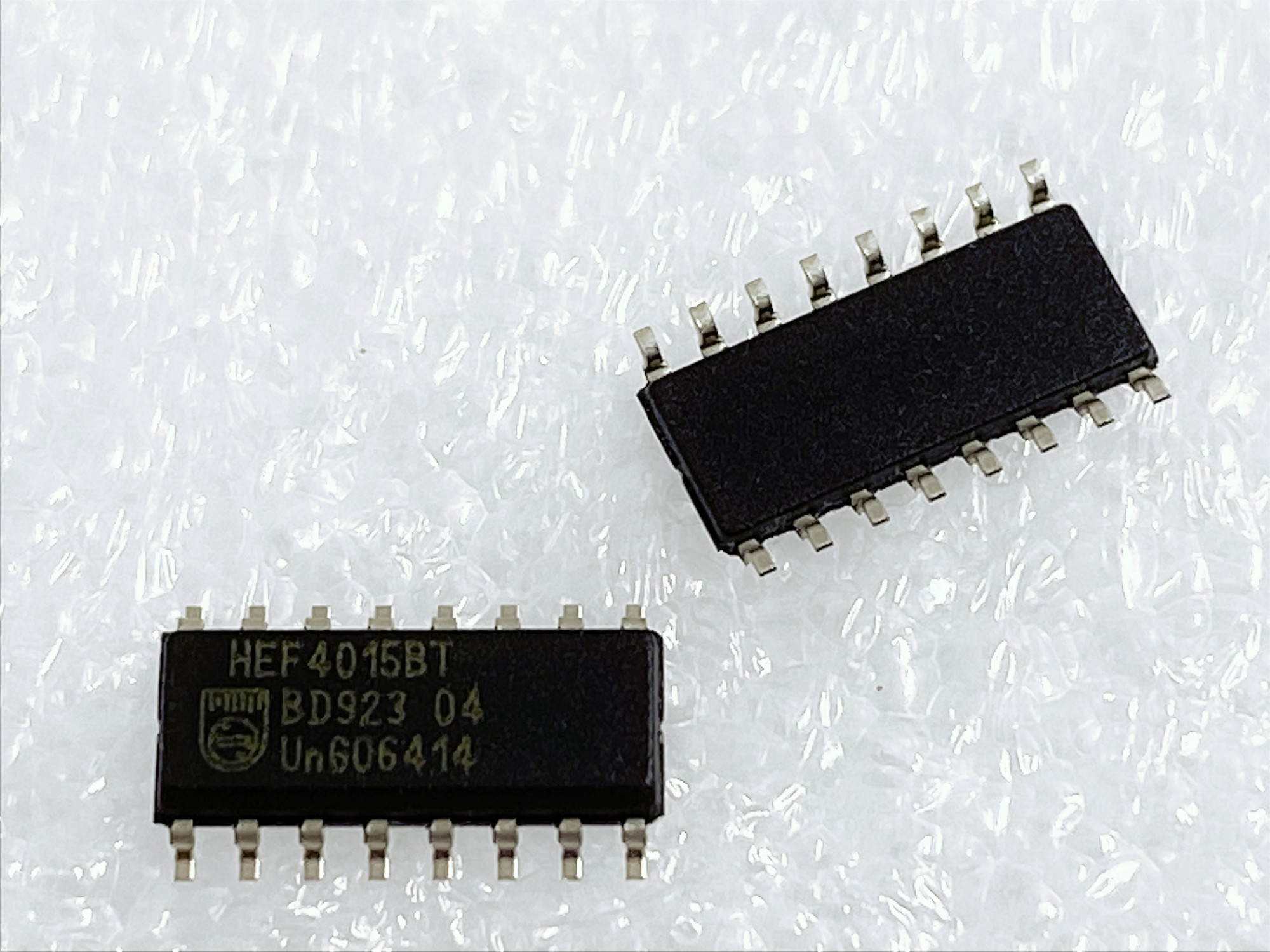 HEF4015BT 全新原装NXP SOP-16 逻辑 - 移位寄存器 HEF4015BTV