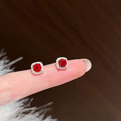 MoreSuitable复古红色方形锆石银针耳钉轻奢小众精致几何显白耳饰