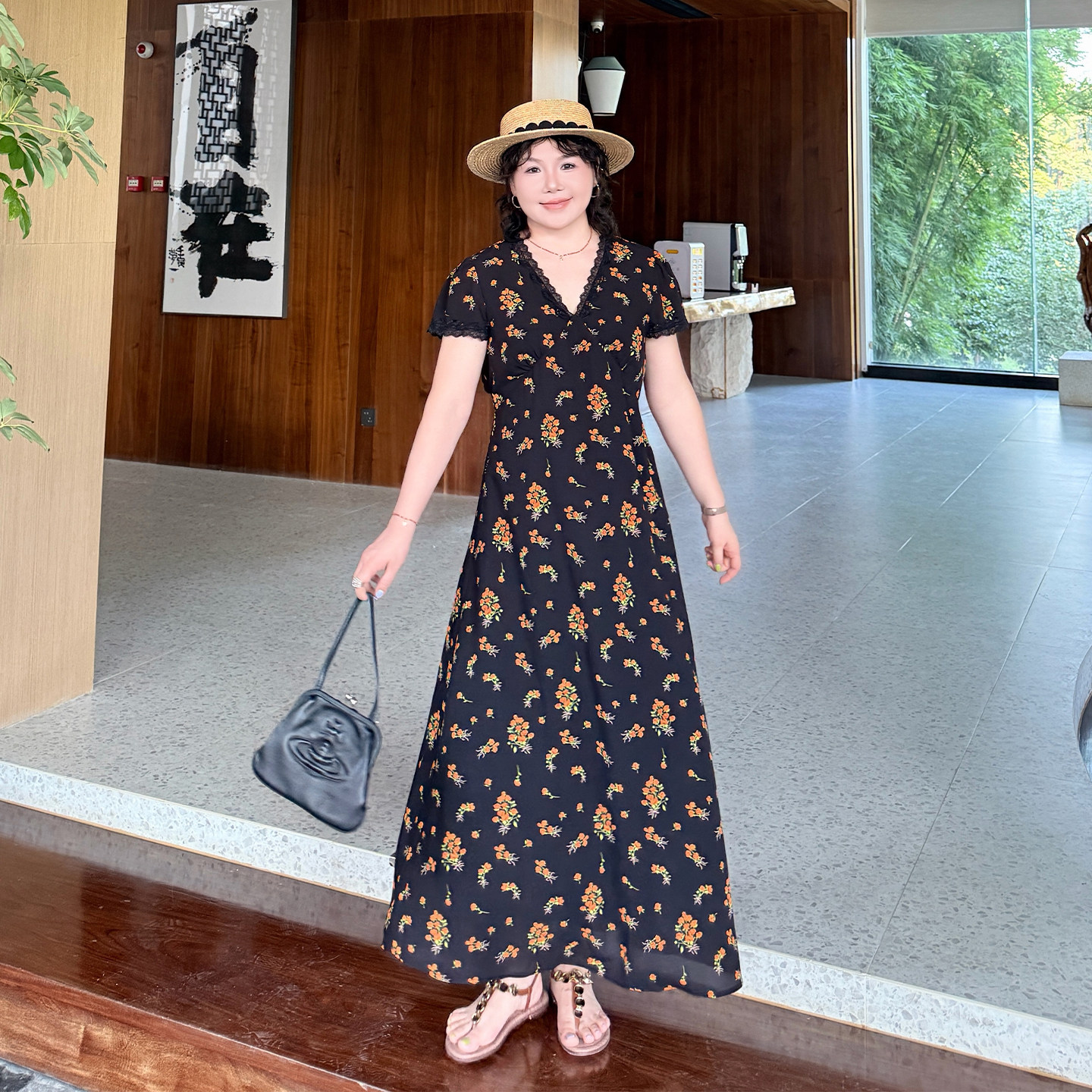 大码女装碎花蕾丝长款连衣裙显瘦