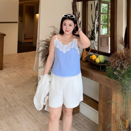 大码女装条纹蕾丝吊带百搭显瘦