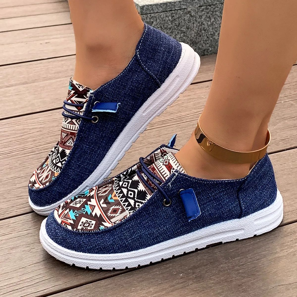 Spring and Autumn Fashion New Women Round Toe Walking Shoes