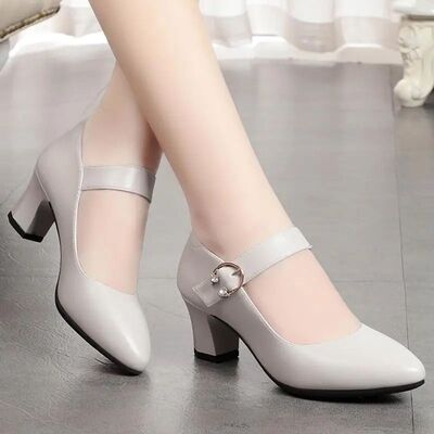 Pointed Square Heel Solid Color Comfortable Women's Sandals