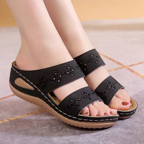 New Women Slippers Embroider Flowers Leather Women's Sandals